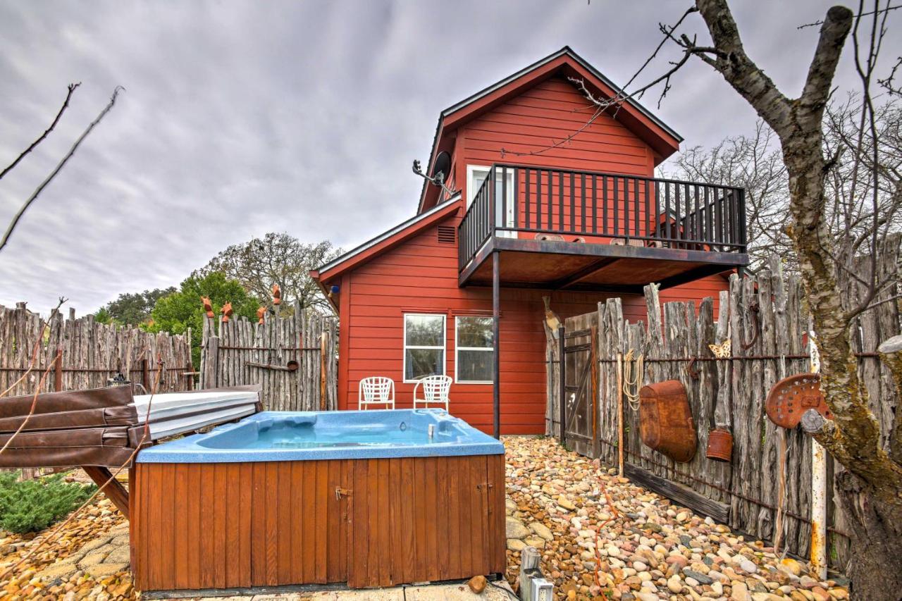 Ark Bunkhouse Fredericksburg Hideaway With Hot Tub Villa Eksteriør billede