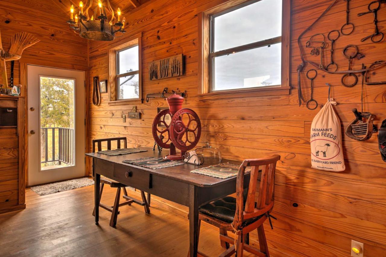 Ark Bunkhouse Fredericksburg Hideaway With Hot Tub Villa Eksteriør billede
