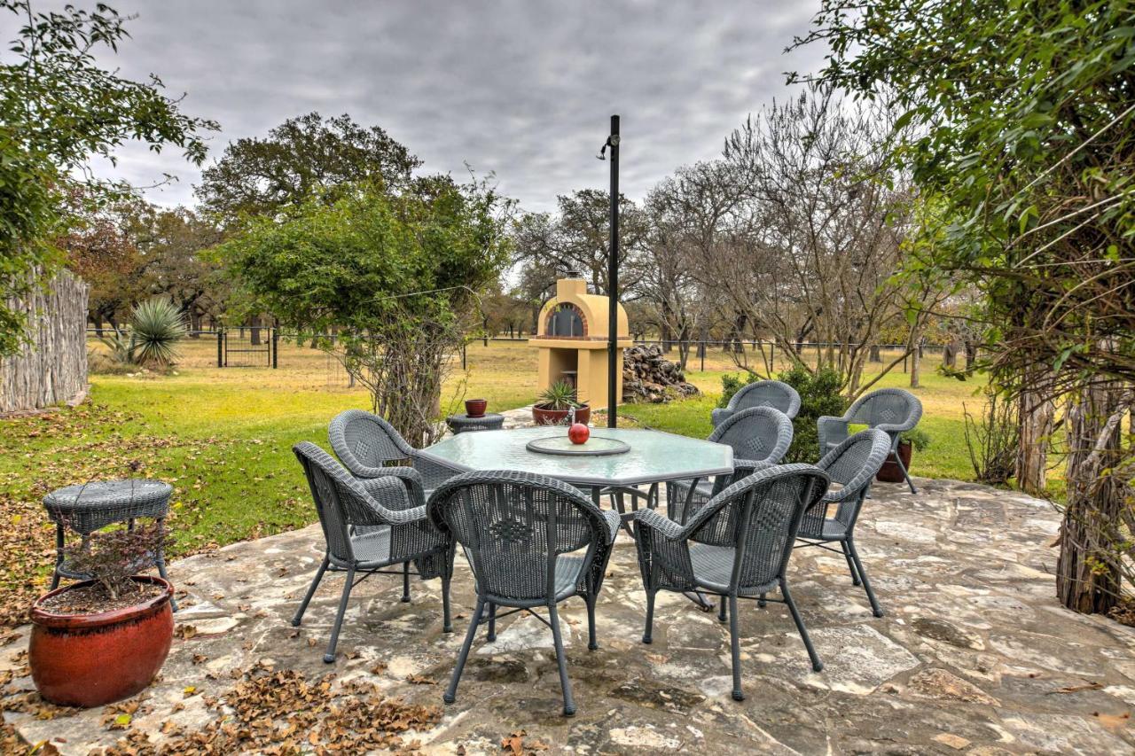 Ark Bunkhouse Fredericksburg Hideaway With Hot Tub Villa Eksteriør billede