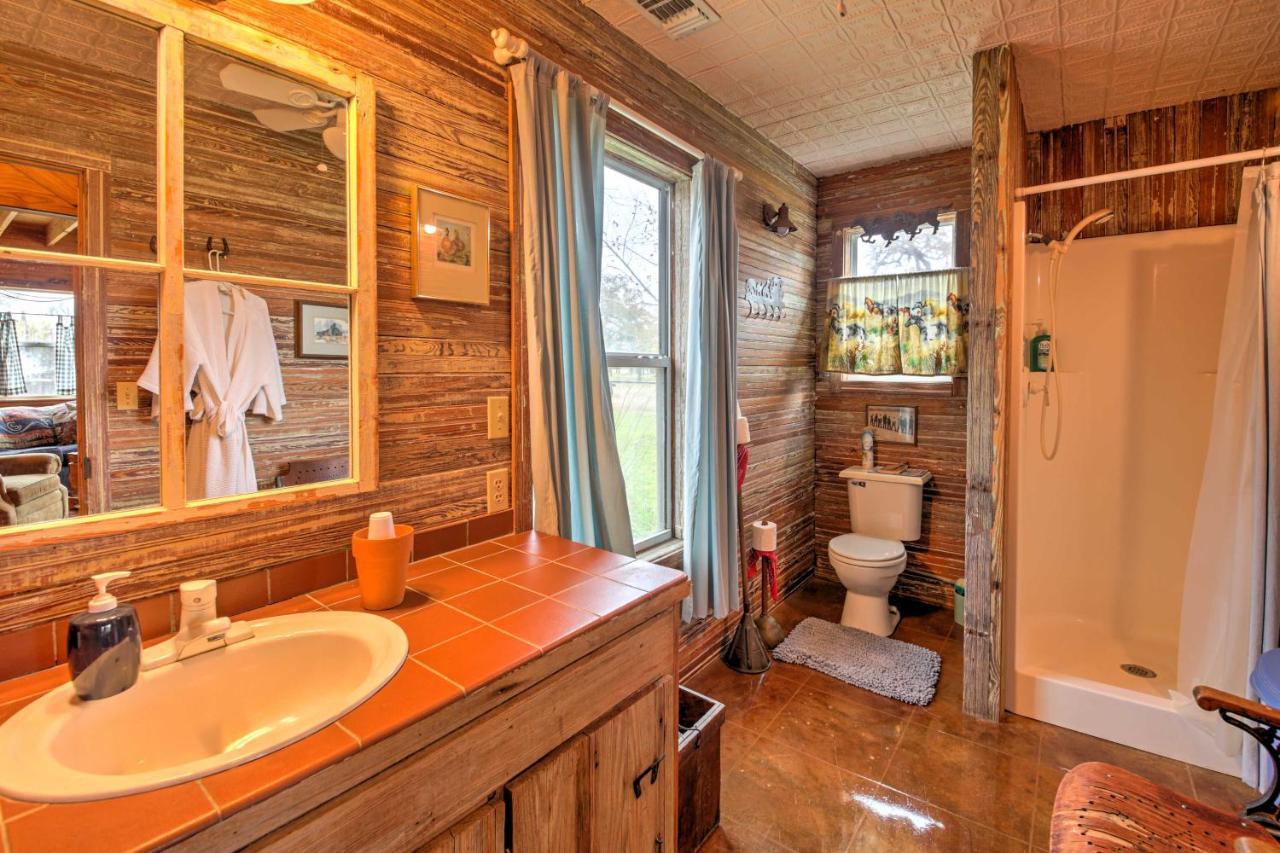 Ark Bunkhouse Fredericksburg Hideaway With Hot Tub Villa Eksteriør billede